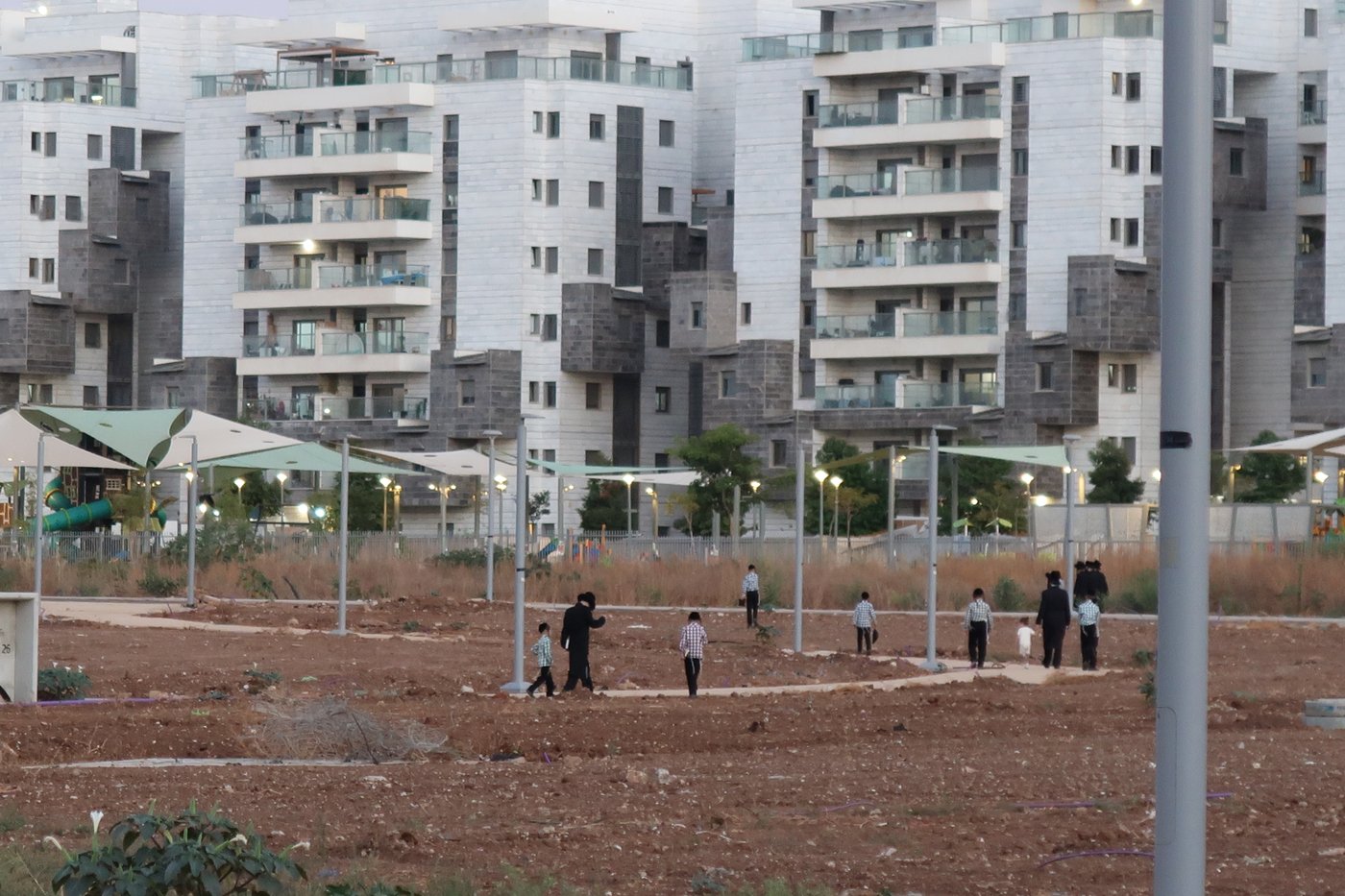 האדמו"ר ממיאלען שליט"א בתשליך | צילום: י. פריד