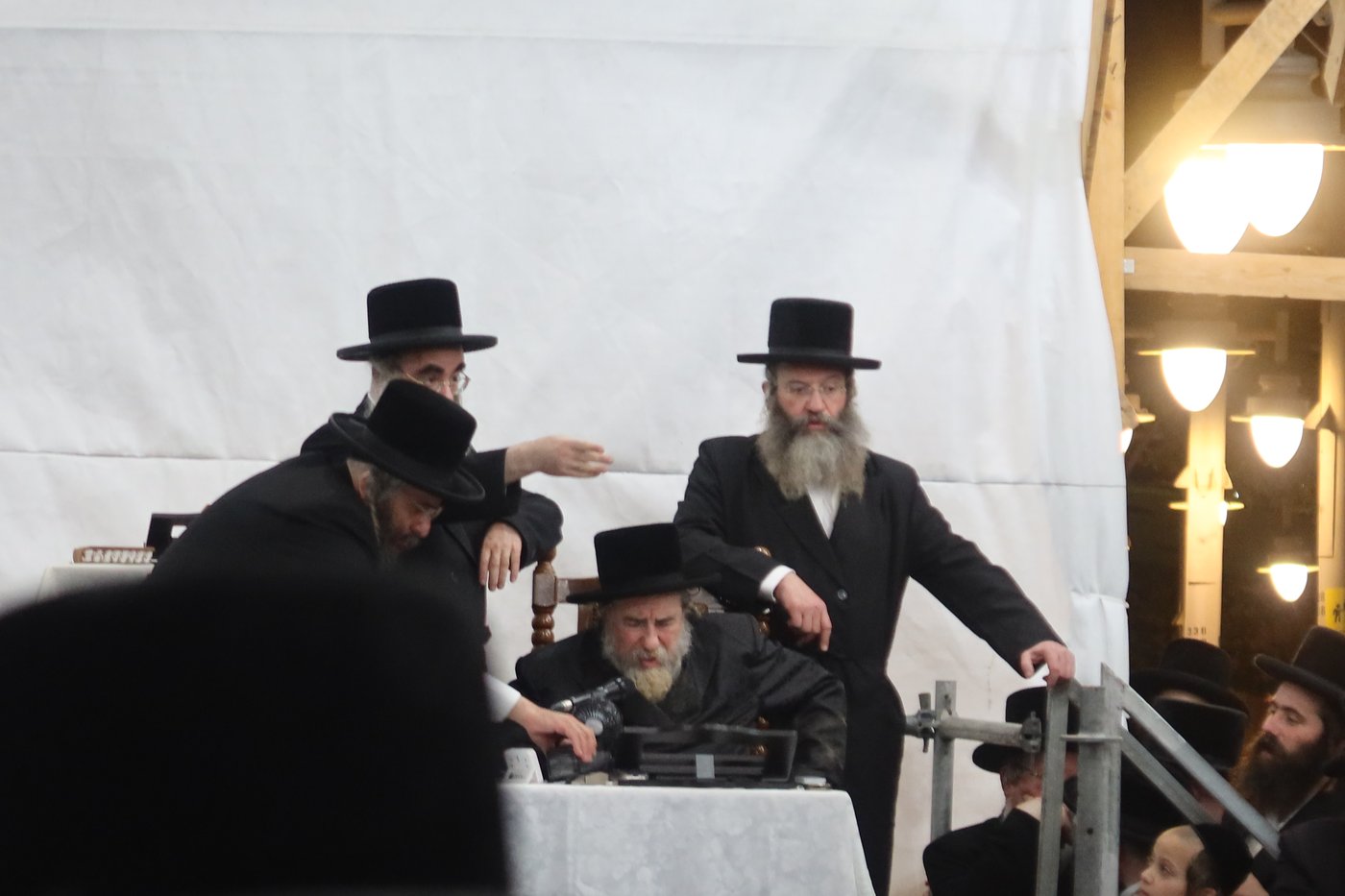 האדמו"ר מרחמסטריווקא שליט"א בתשליך | צילום: מאיר שמחה שטיגליץ