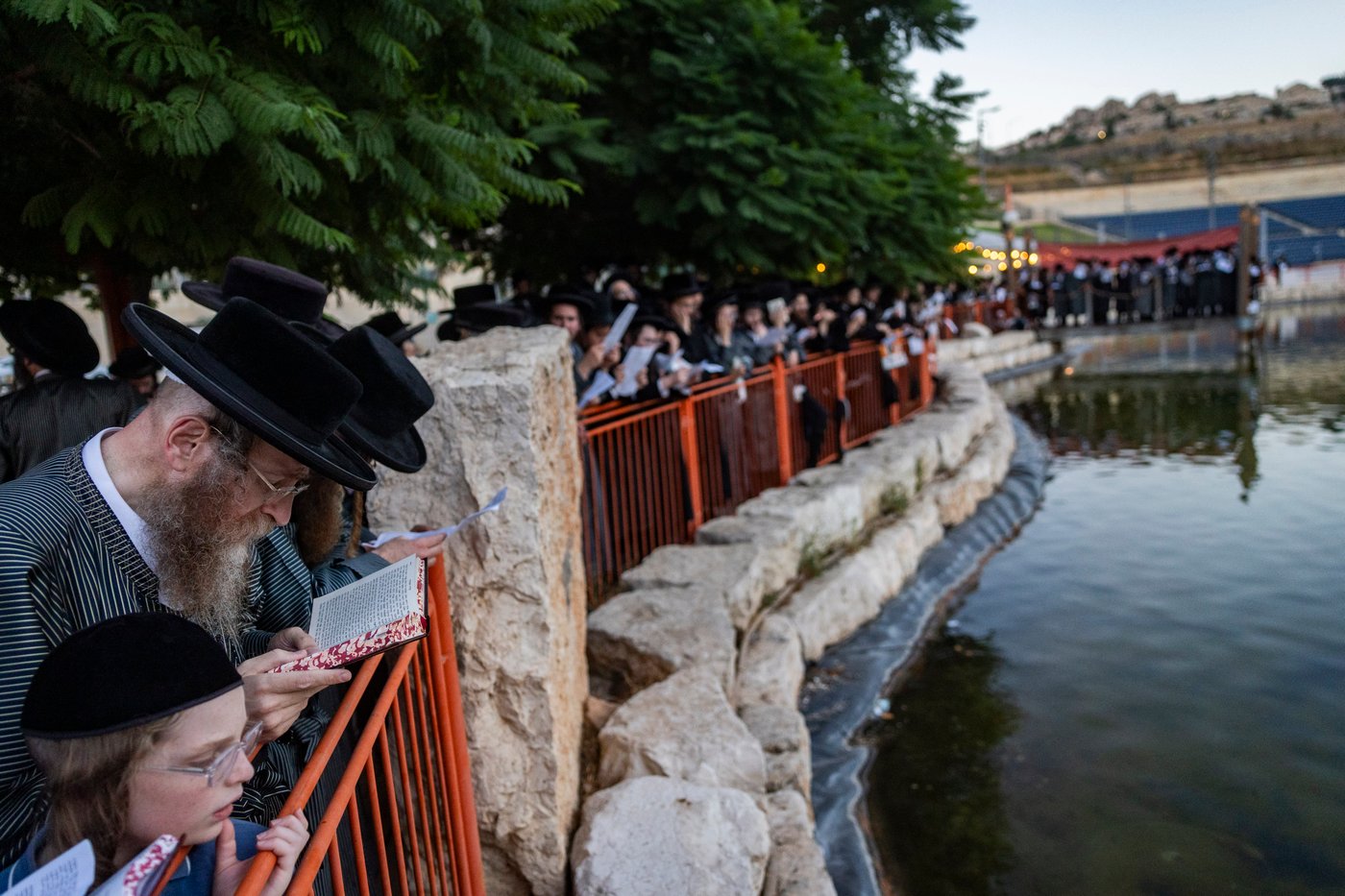 האדמו"ר מתולדות אברהם יצחק שליט"א בתשליך