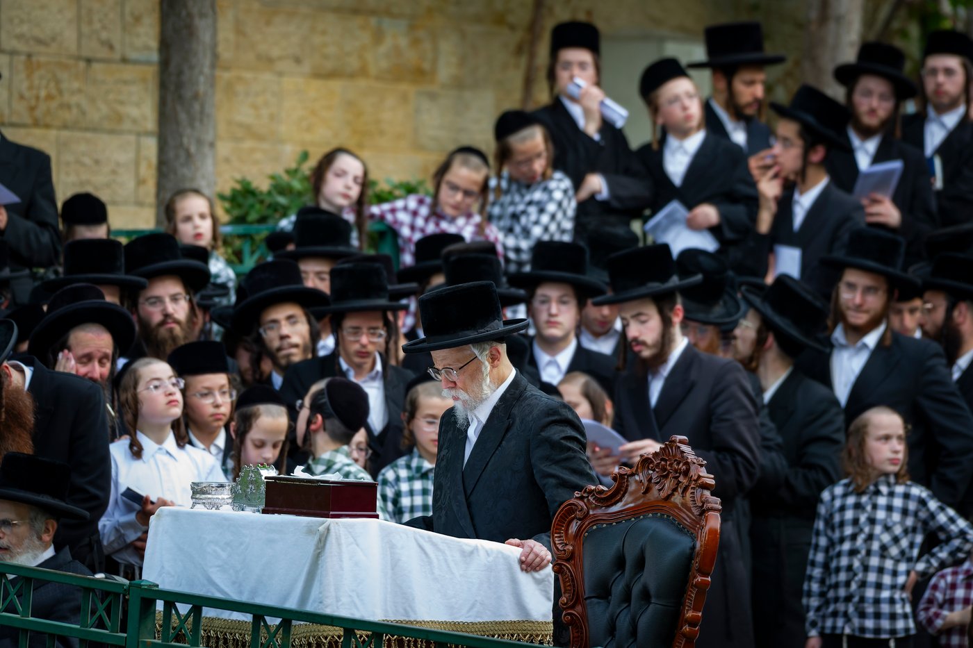 האדמו"ר מסערט ויז'ניץ שליט"א בתשליך