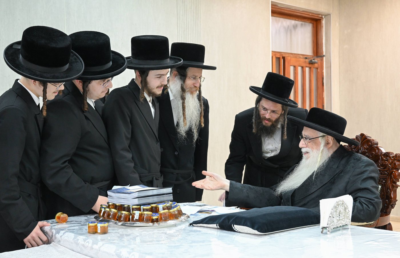 עשרת ימי תשובה בצאנז | צילום: משה גולדשטיין