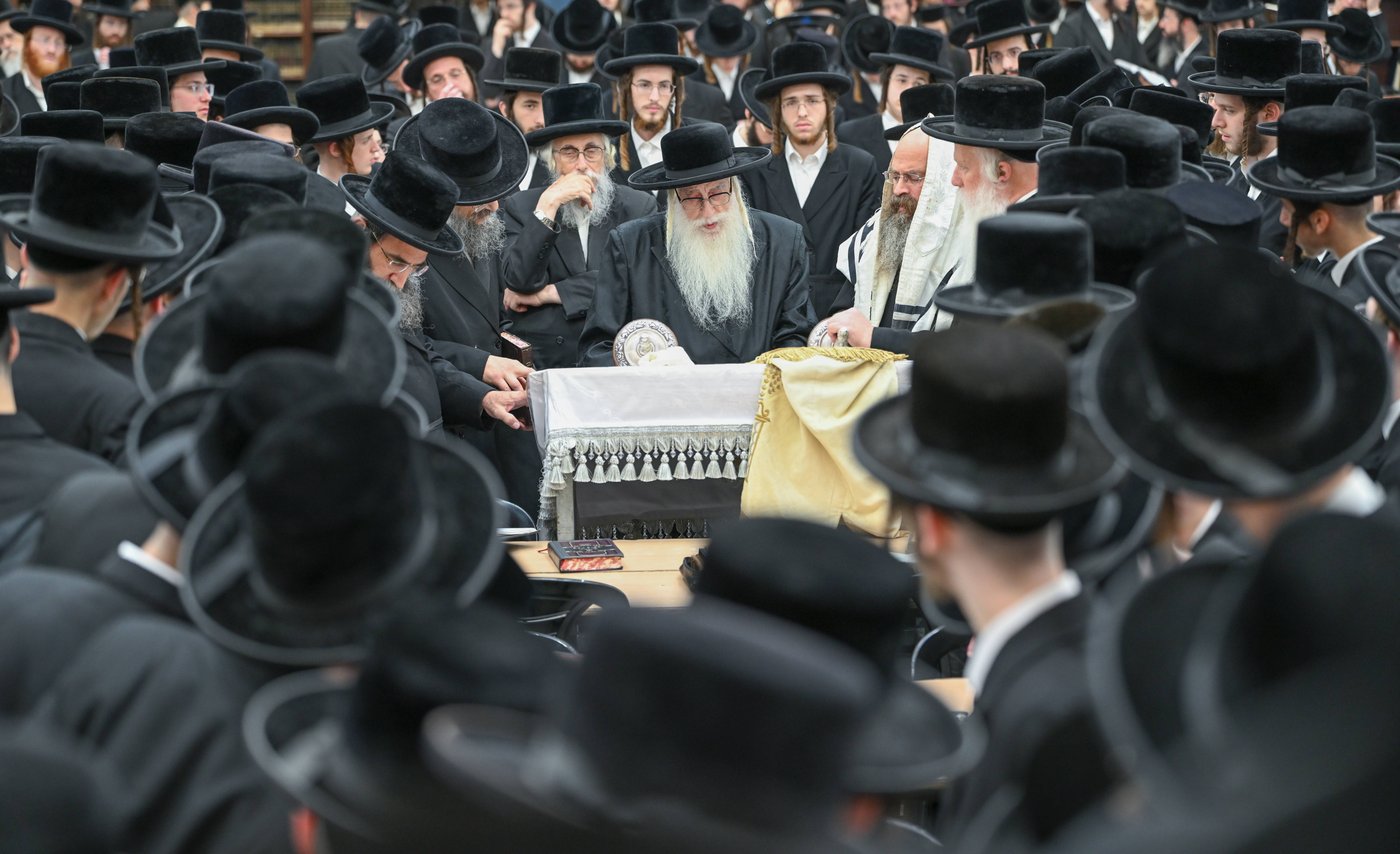 עשרת ימי תשובה בצאנז | צילום: משה גולדשטיין