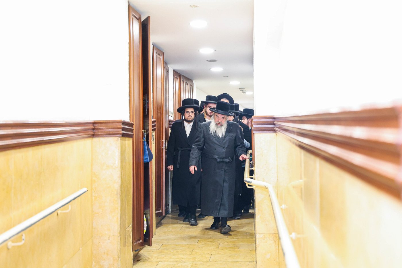 האדמו"ר מלעלוב שליט"א בקבר רחל אמנו