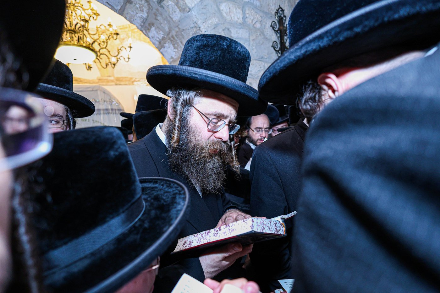 האדמו"ר מלעלוב שליט"א בקבר רחל אמנו