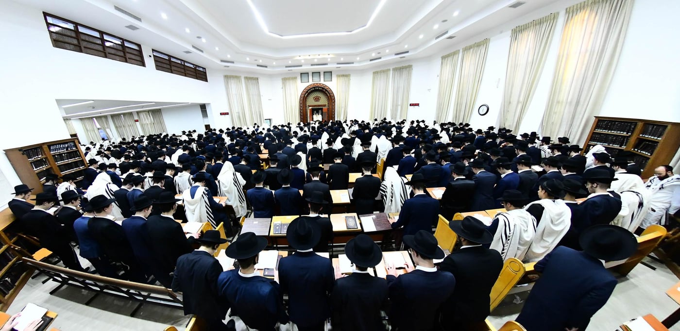 ליל כל נדרי בישיבת סלבודקה | צילום: שוקי לרר