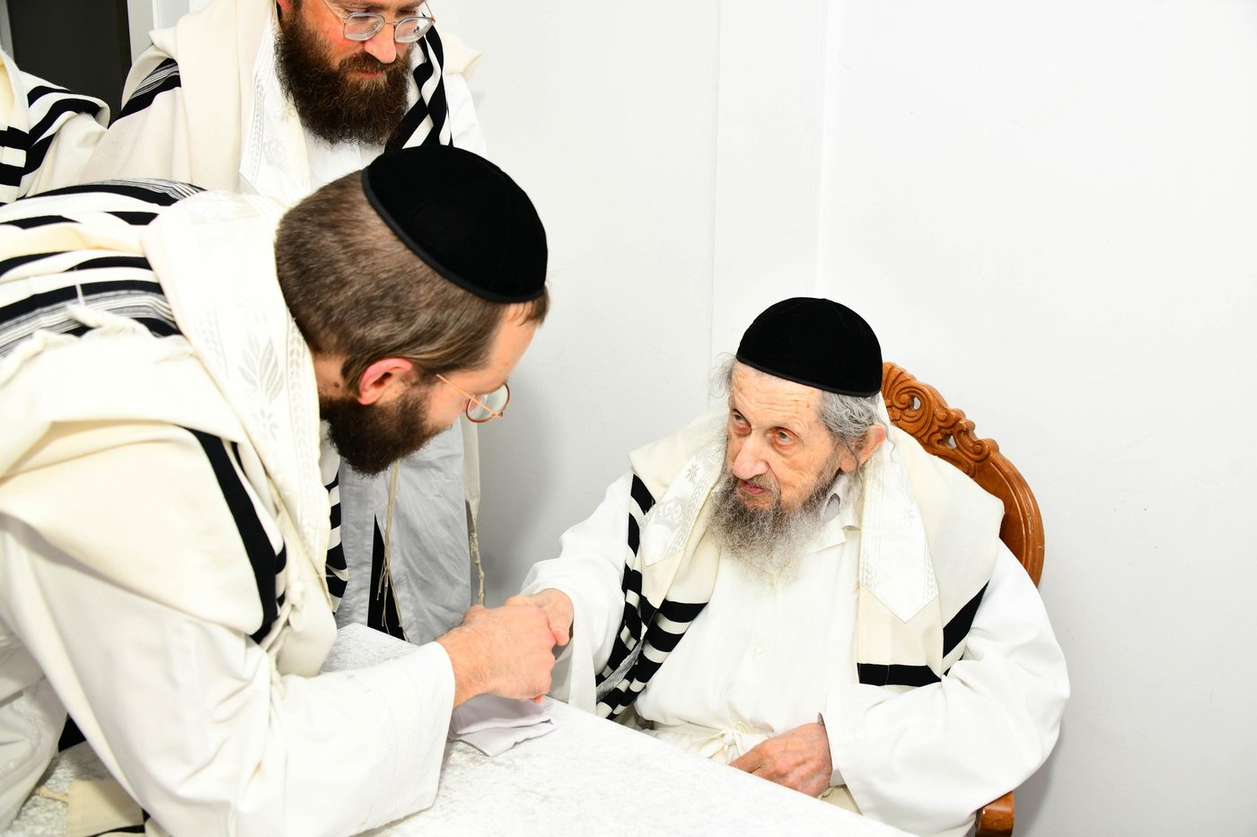 ליל כל נדרי בישיבת סלבודקה | צילום: שוקי לרר