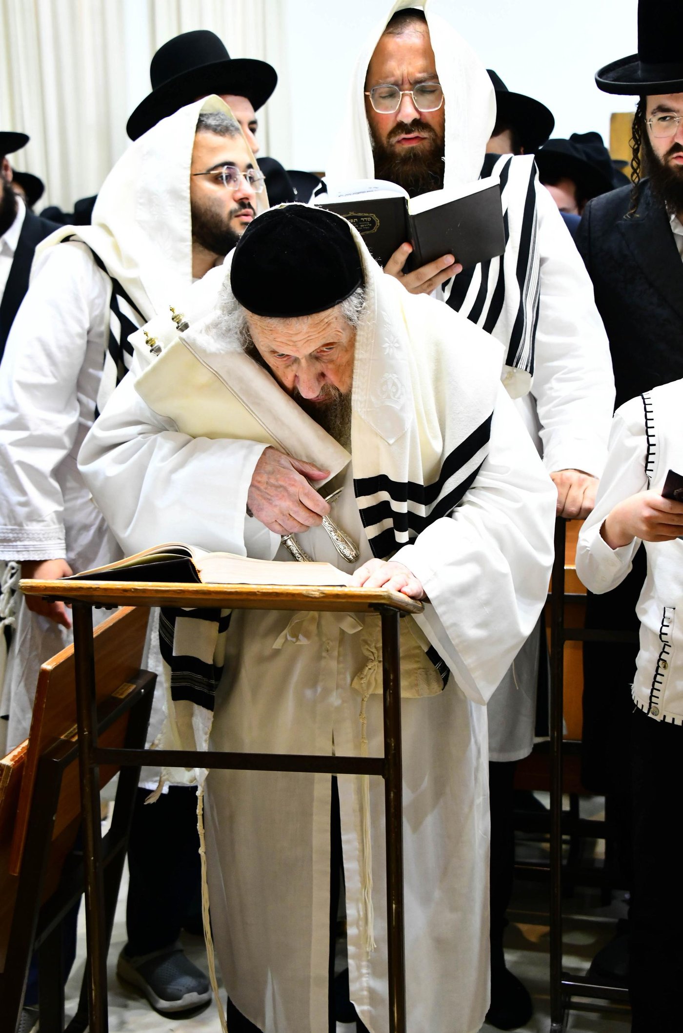 ליל כל נדרי בישיבת סלבודקה | צילום: שוקי לרר