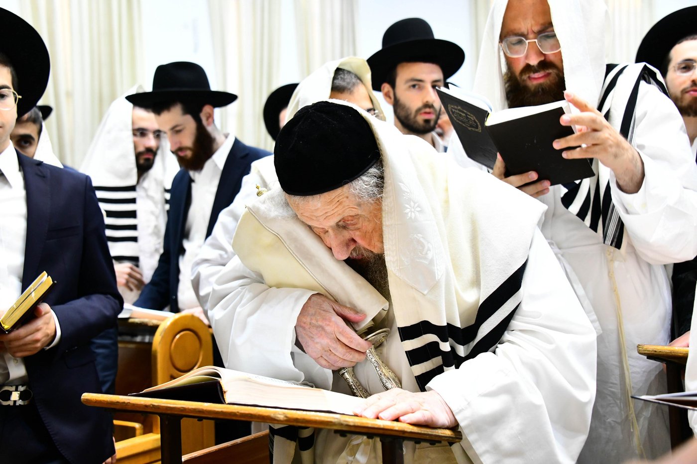 ליל כל נדרי בישיבת סלבודקה | צילום: שוקי לרר