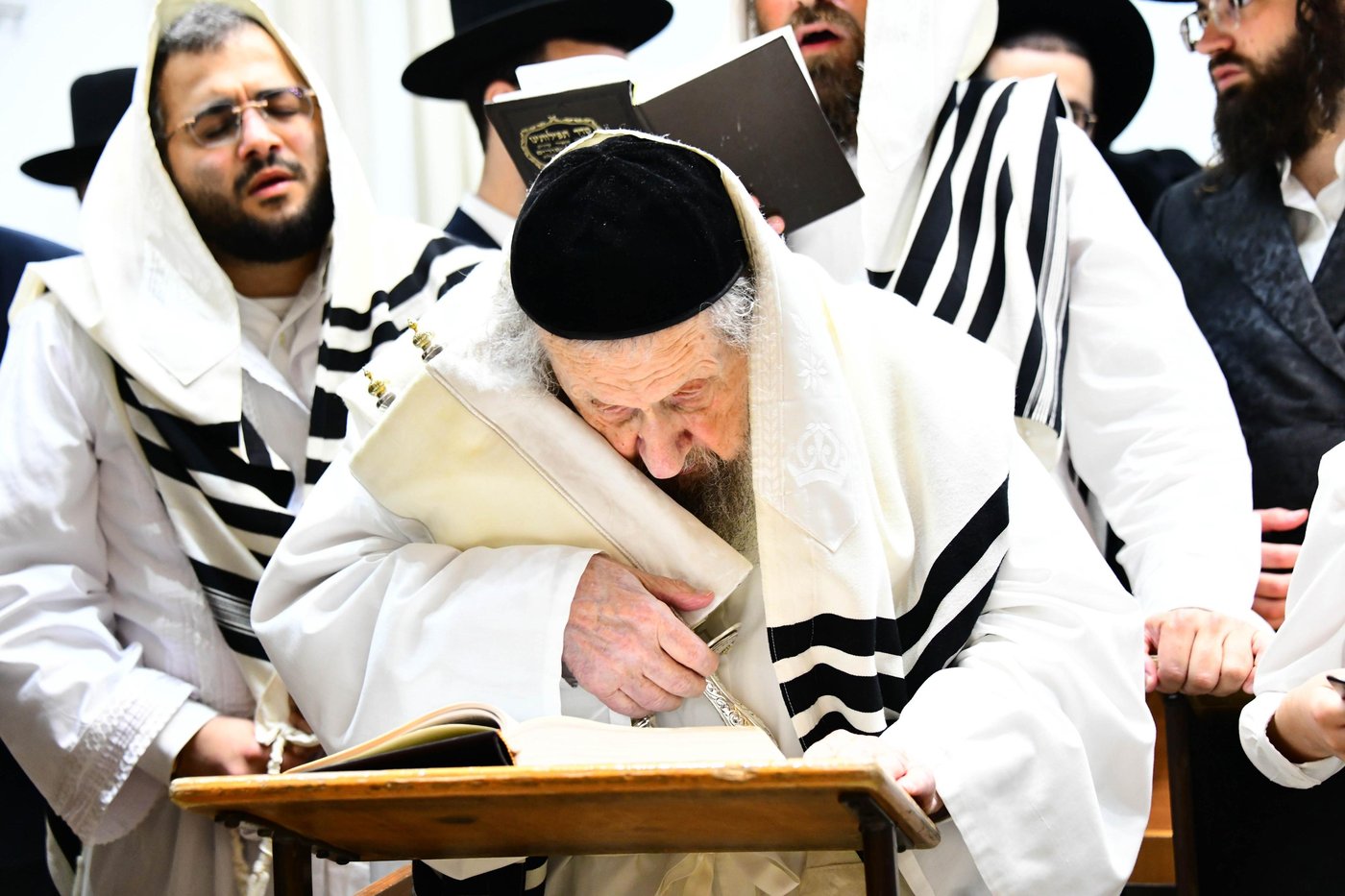 ליל כל נדרי בישיבת סלבודקה | צילום: שוקי לרר