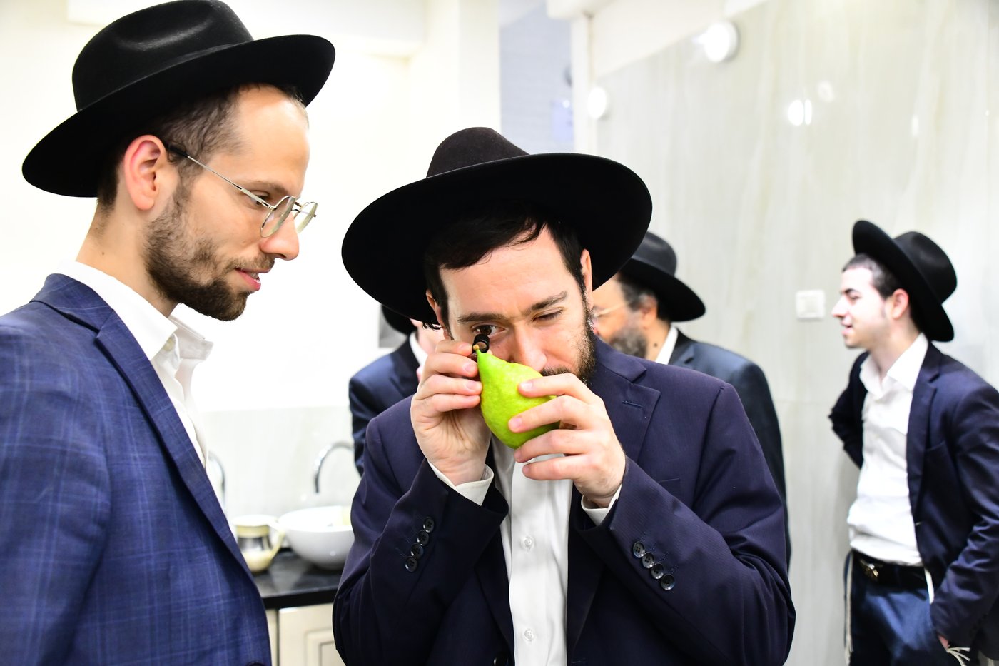 הכנות לחג הסוכות בבני ברק