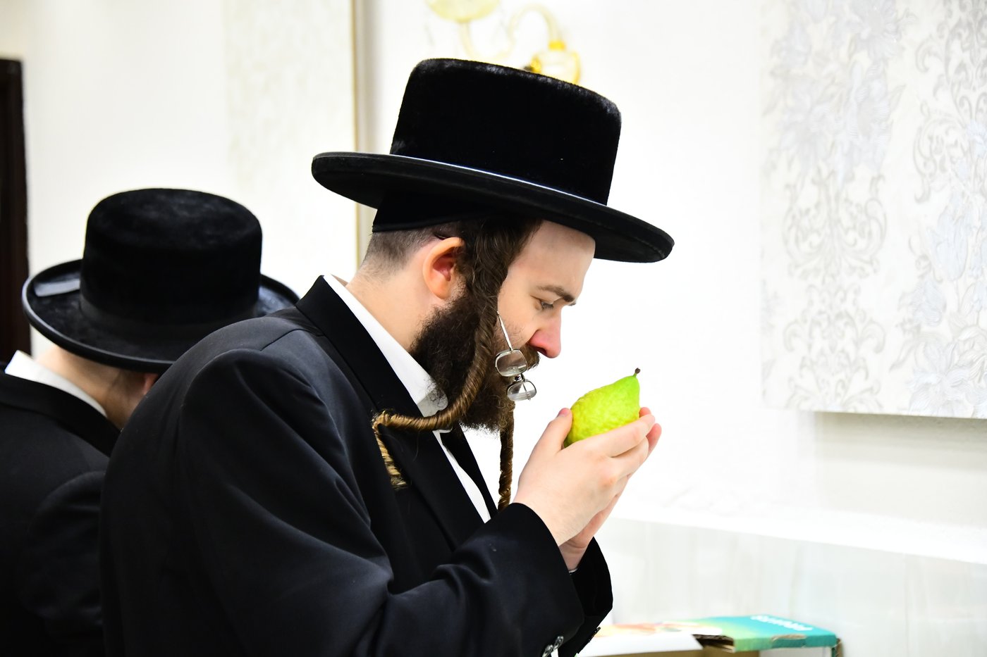 הכנות לחג הסוכות בבני ברק
