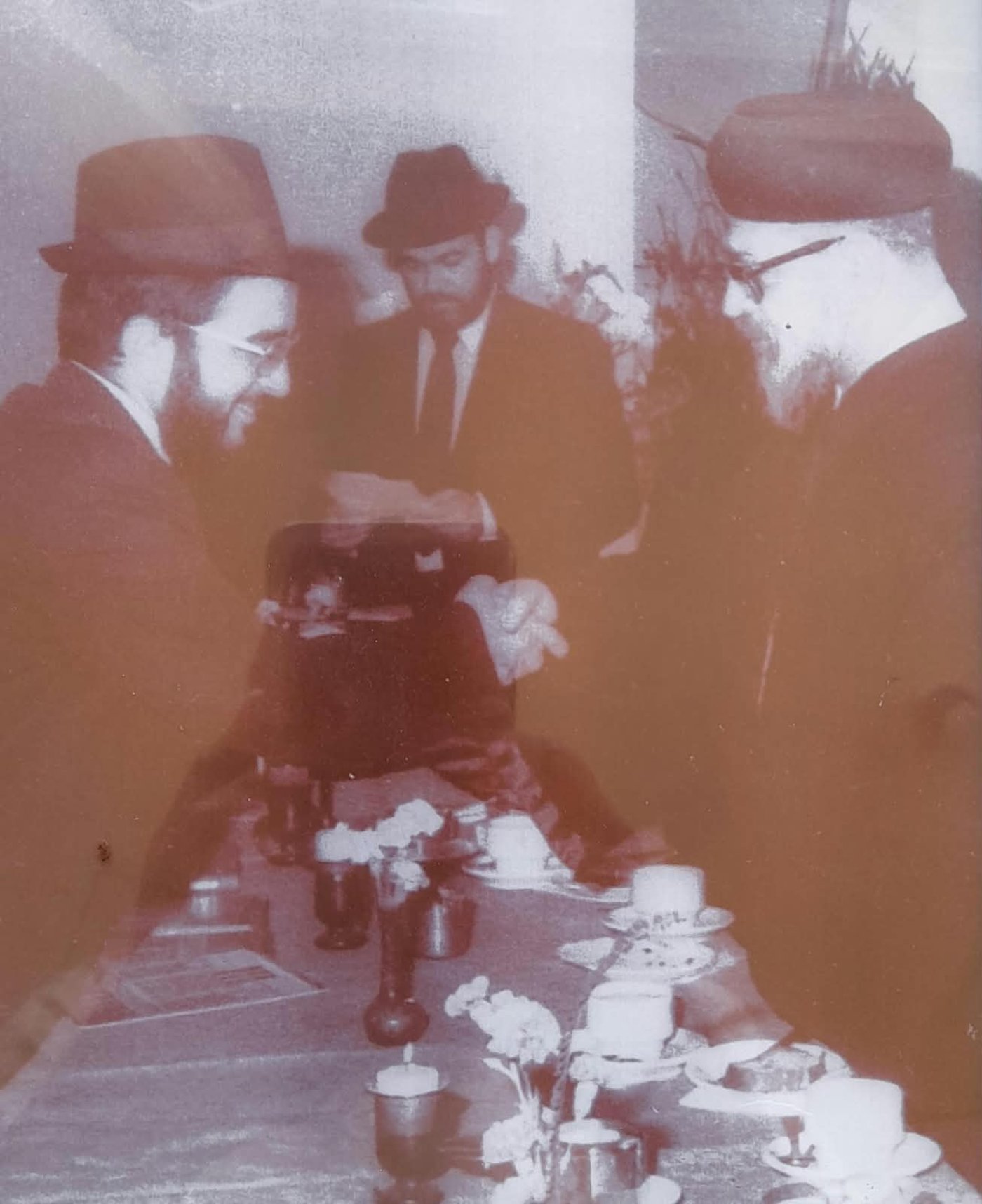 הרב אפרים חדד עם מרן הרב עובדיה