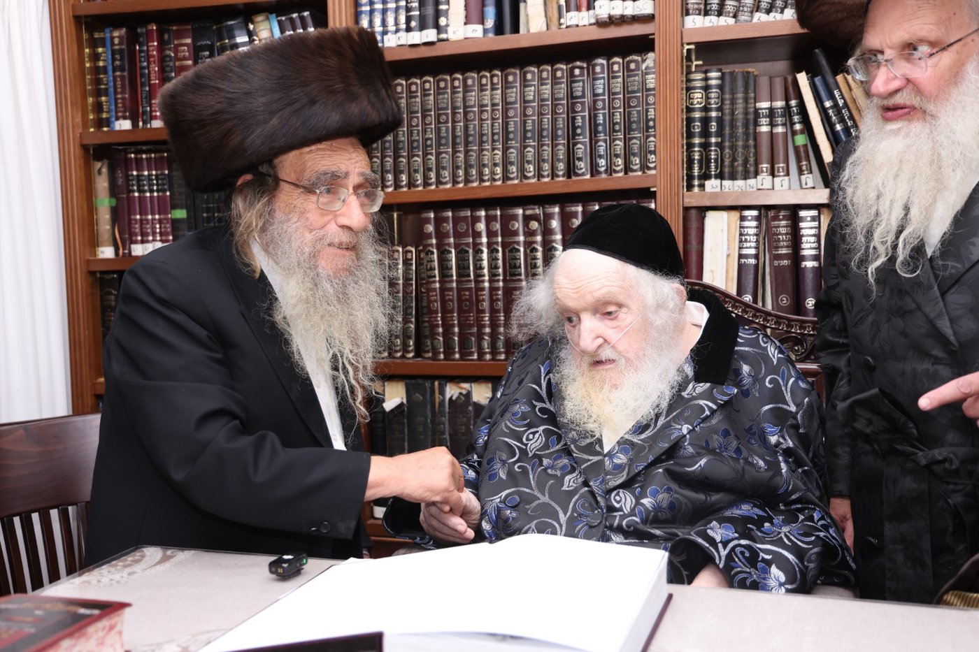 המעמד במעונו של הגאון רבי משה שטרנבוך שליט"א