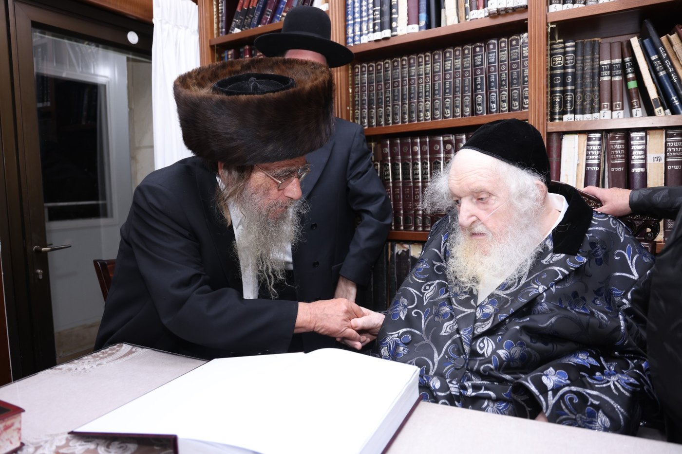 המעמד במעונו של הגאון רבי משה שטרנבוך שליט"א