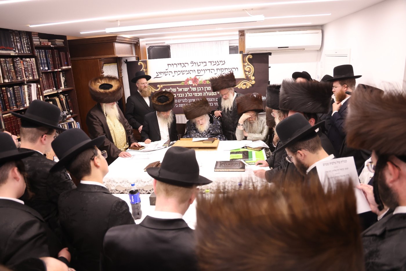 המעמד במעונו של הגאון רבי משה שטרנבוך שליט"א