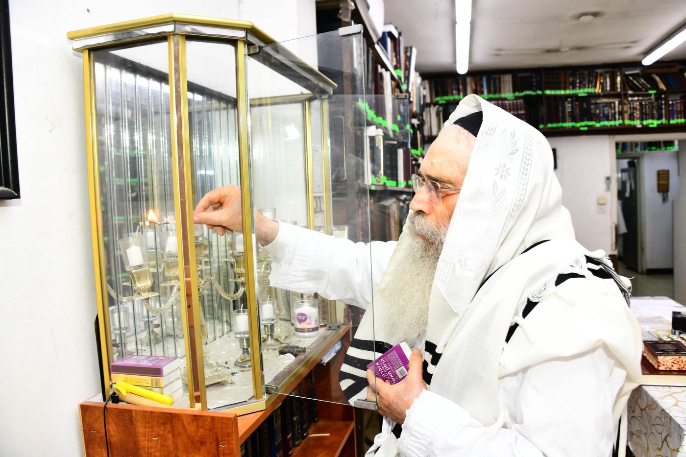 ערב יום הכיפורים אצל הגאון רבי שרגא שטיינמן שליט"א | צילום: שוקי לרר