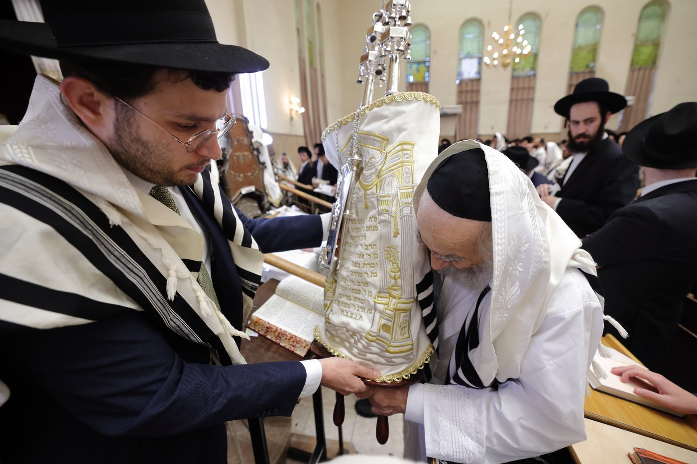 תפילת כל נדרי בישיבת פוניבז' | צילום: יעקב נחומי