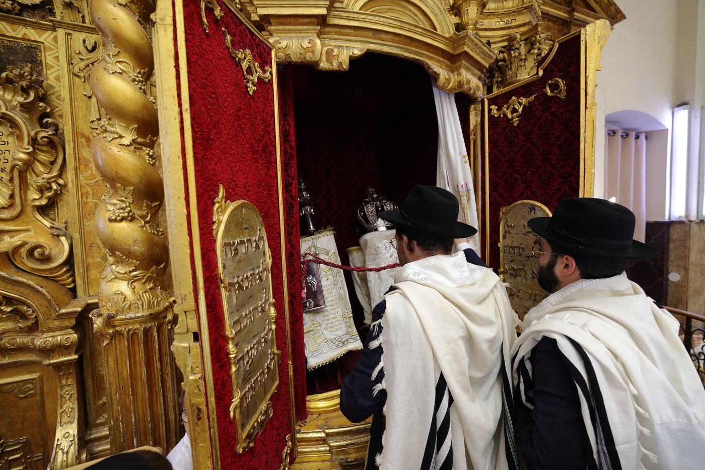 תפילת כל נדרי בישיבת פוניבז' | צילום: יעקב נחומי