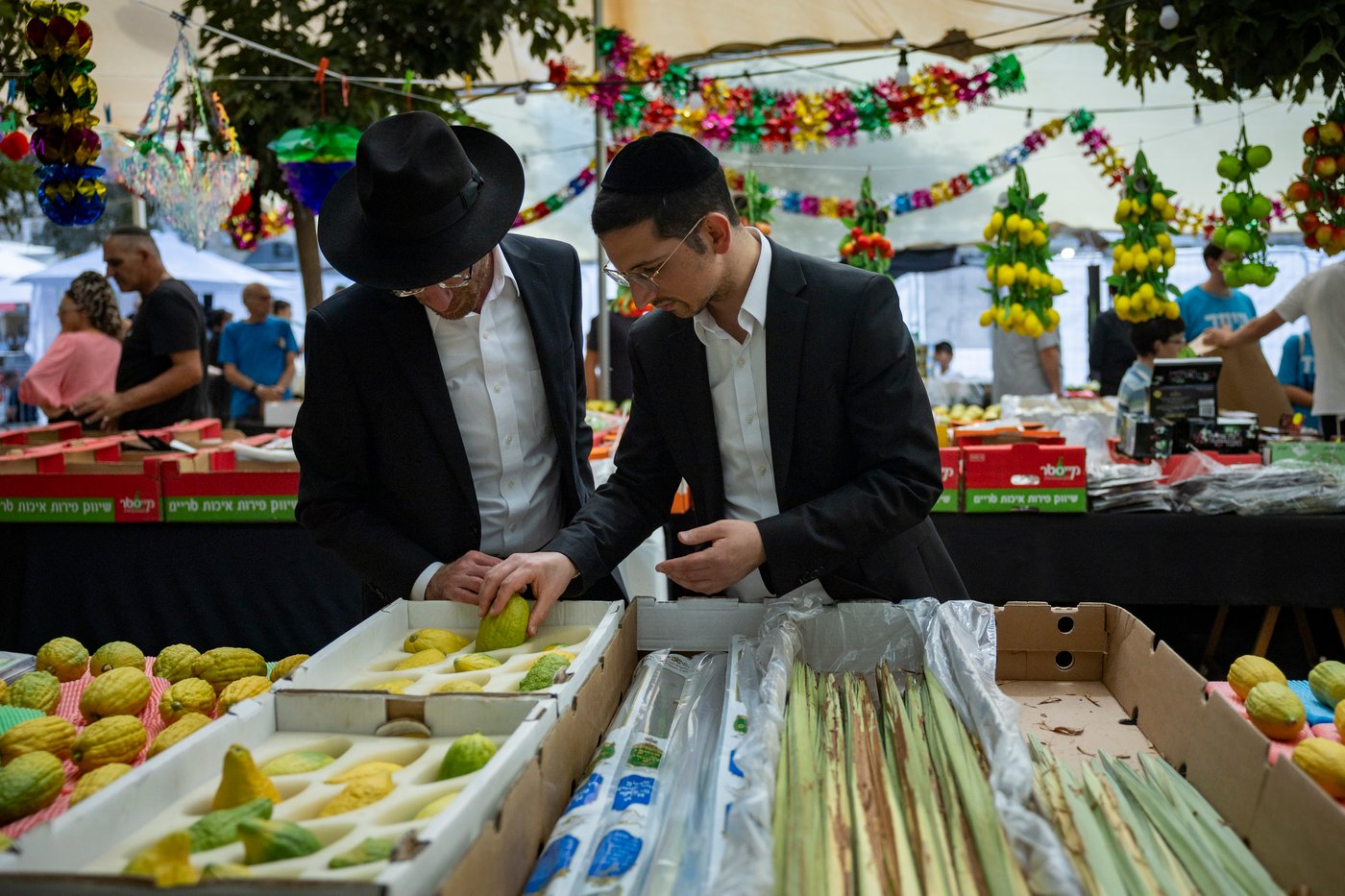 דוכני ארבעת המינים בשוק מחנה יהודה בירושלים