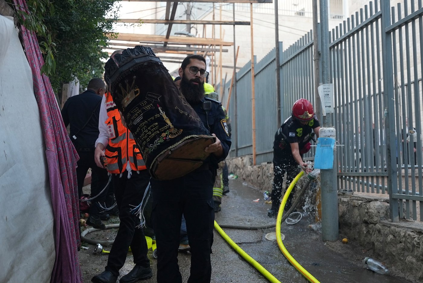 עימותים בזירת השריפה בשכונת מאה שערים בירושלים