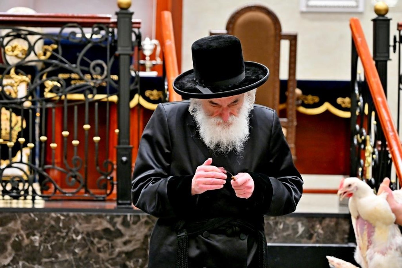 ערב ומוצאי יום הכיפורים בחצר הקודש ויז'ניץ