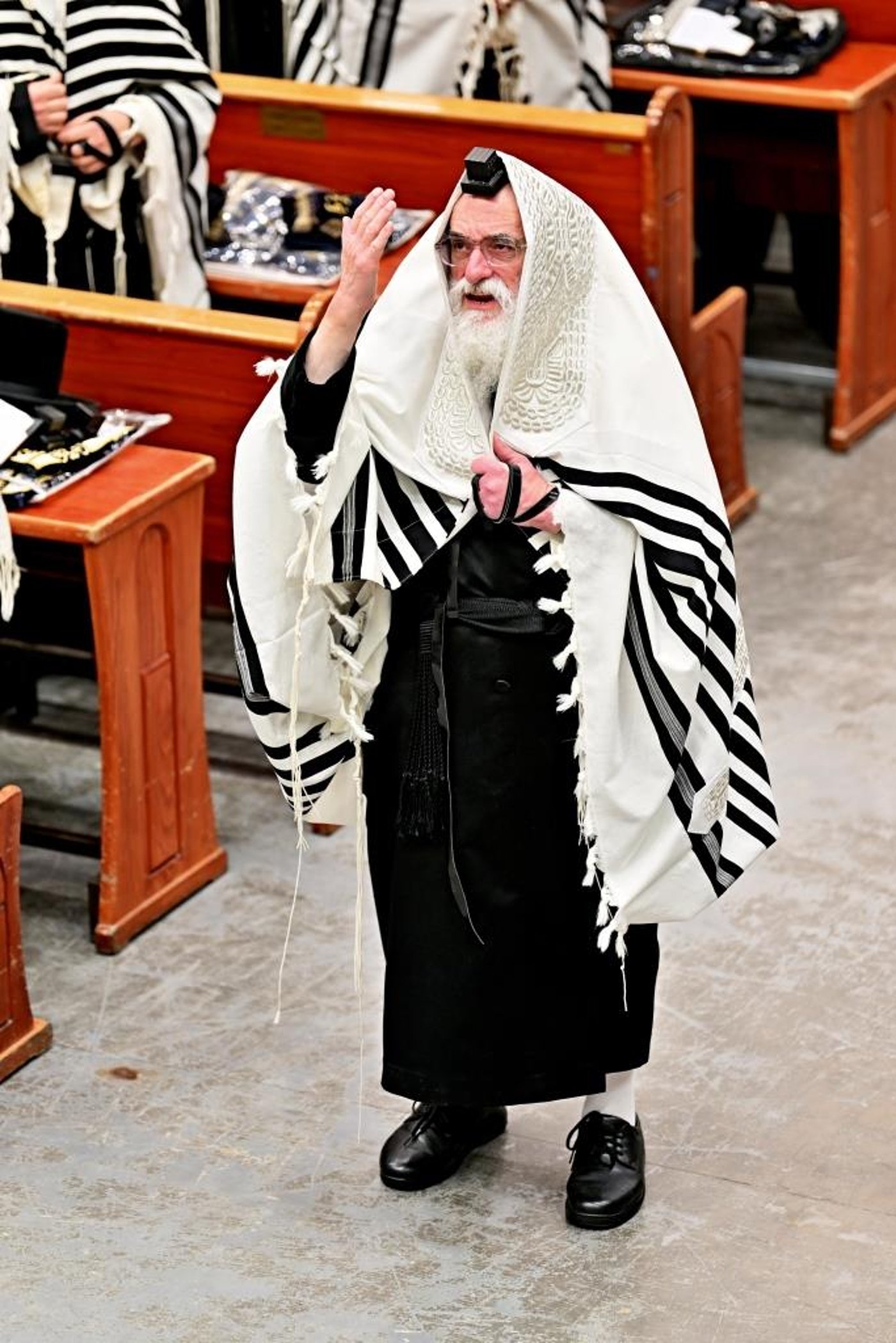 ערב ומוצאי יום הכיפורים בחצר הקודש ויז'ניץ