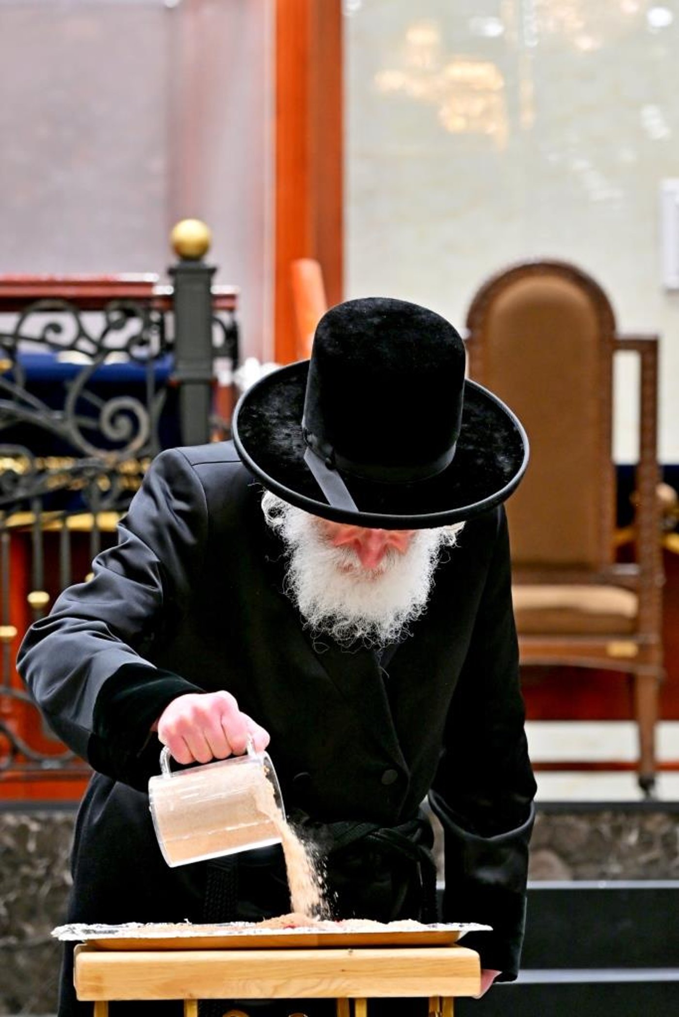 ערב ומוצאי יום הכיפורים בחצר הקודש ויז'ניץ