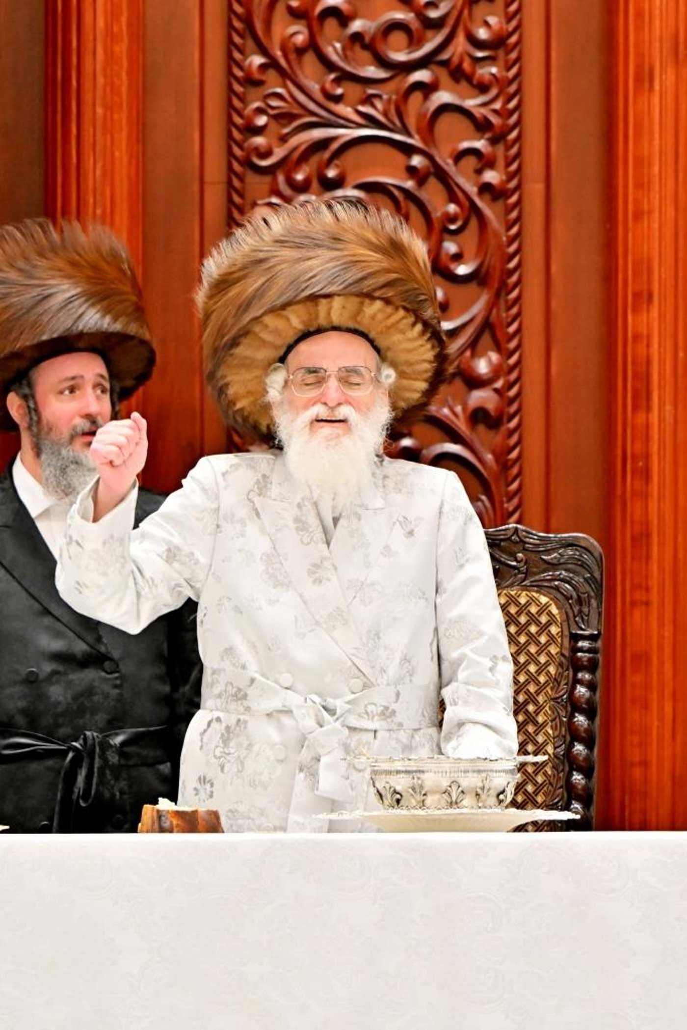 ערב ומוצאי יום הכיפורים בחצר הקודש ויז'ניץ