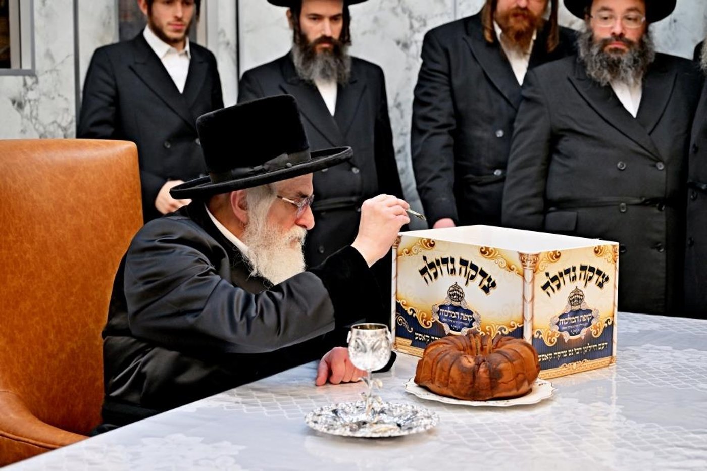 ערב ומוצאי יום הכיפורים בחצר הקודש ויז'ניץ