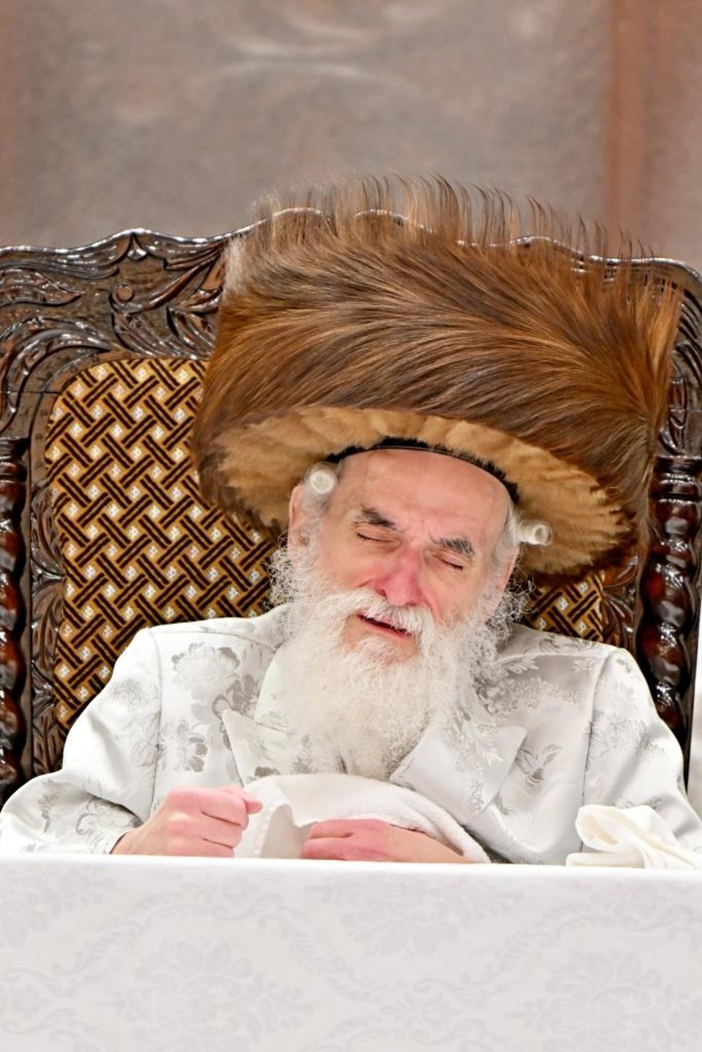 ערב ומוצאי יום הכיפורים בחצר הקודש ויז'ניץ