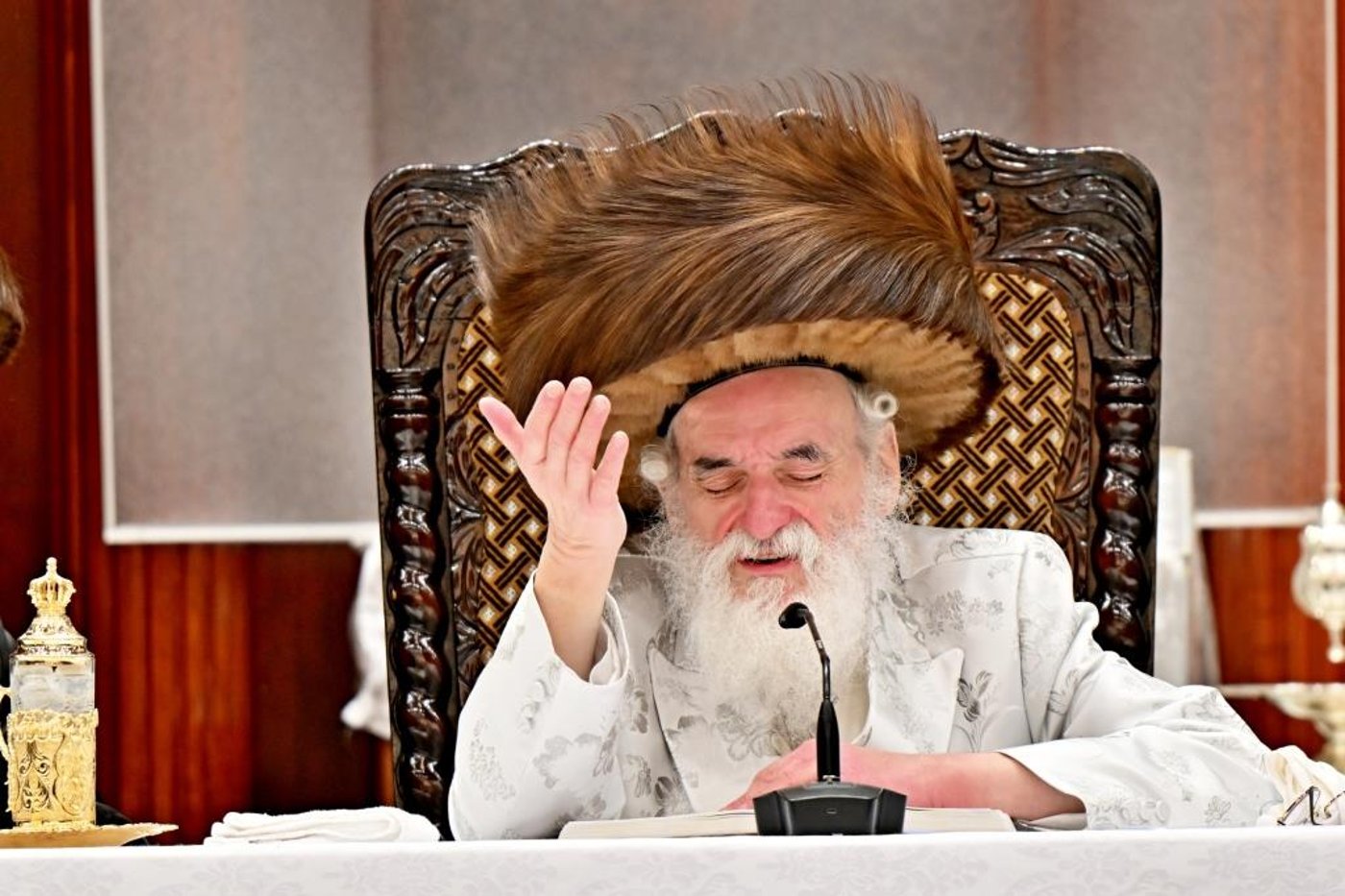 ערב ומוצאי יום הכיפורים בחצר הקודש ויז'ניץ