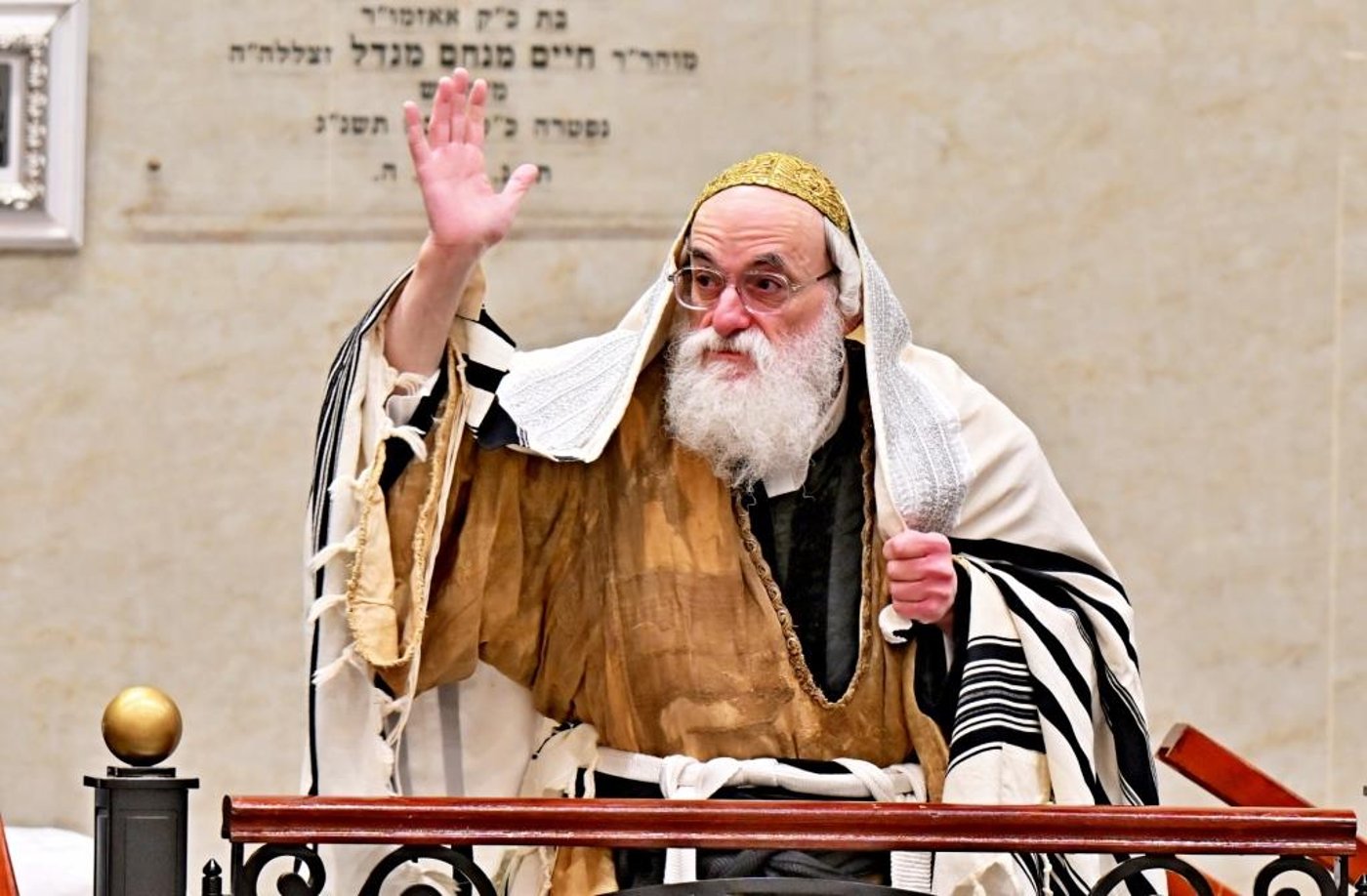 ערב ומוצאי יום הכיפורים בחצר הקודש ויז'ניץ