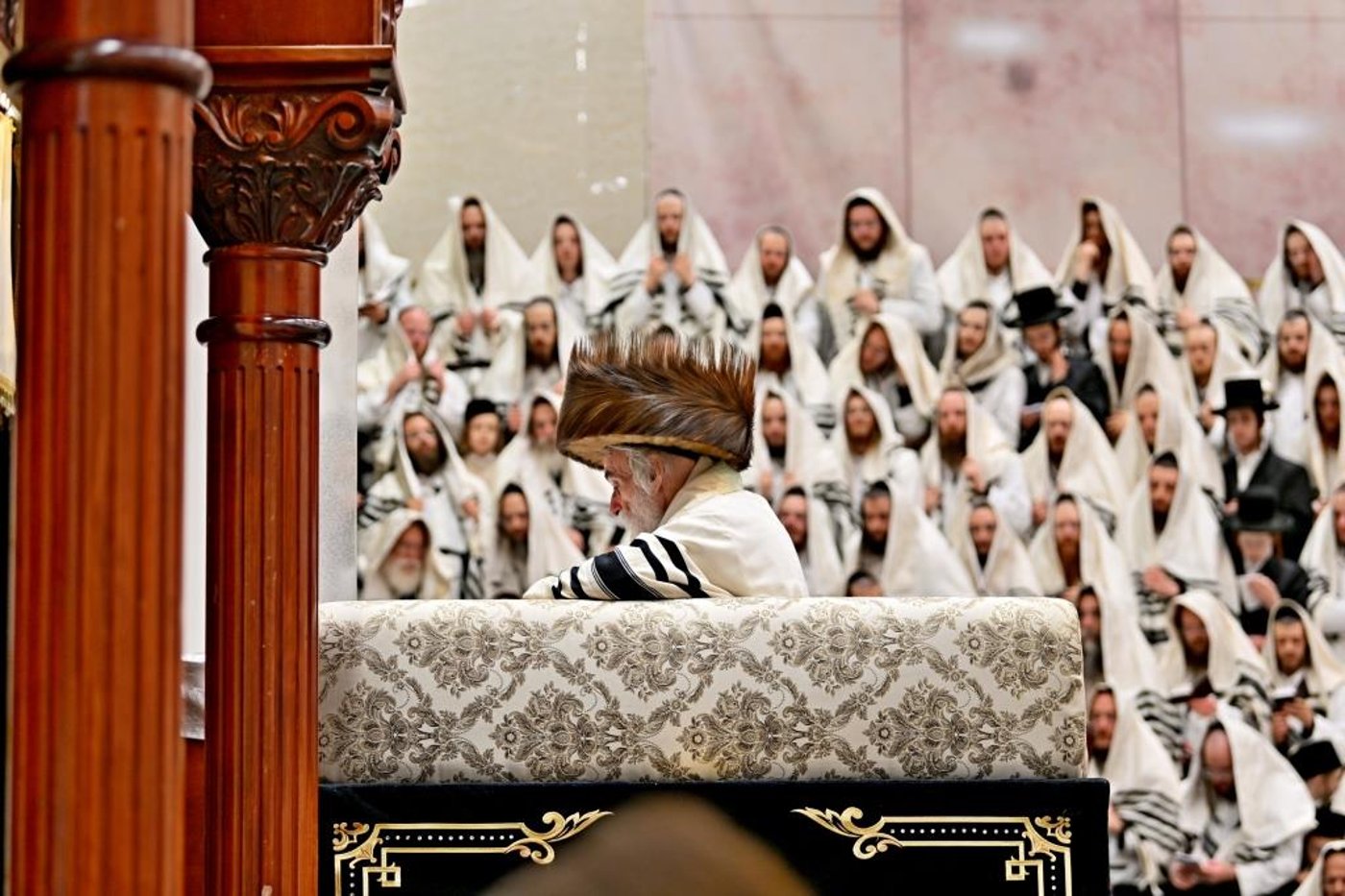 ערב ומוצאי יום הכיפורים בחצר הקודש ויז'ניץ