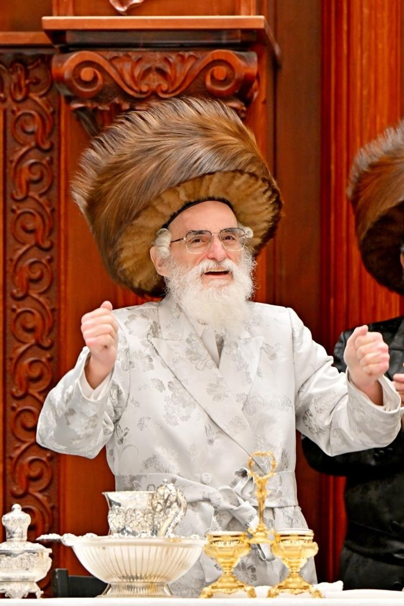 ערב ומוצאי יום הכיפורים בחצר הקודש ויז'ניץ