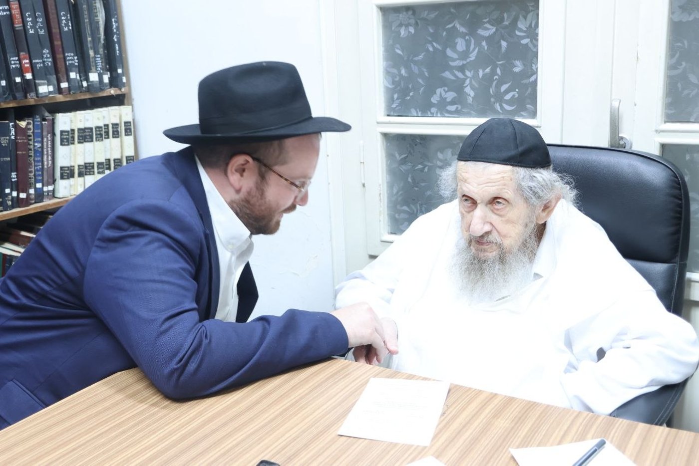 שריפה בירושלים: דירת היועץ החרדי נפגעה | 'זיידל'ע' עם כל הנייעס