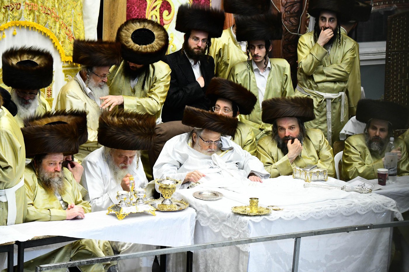 האדמו"ר מתולדות אברהם יצחק שליט"א בטיש מוצאי יום כיפור