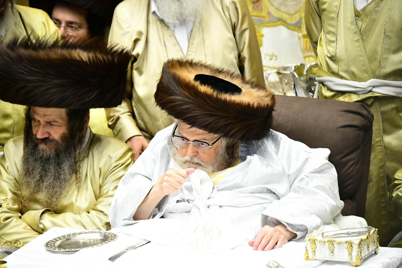 האדמו"ר מתולדות אברהם יצחק שליט"א בטיש מוצאי יום כיפור