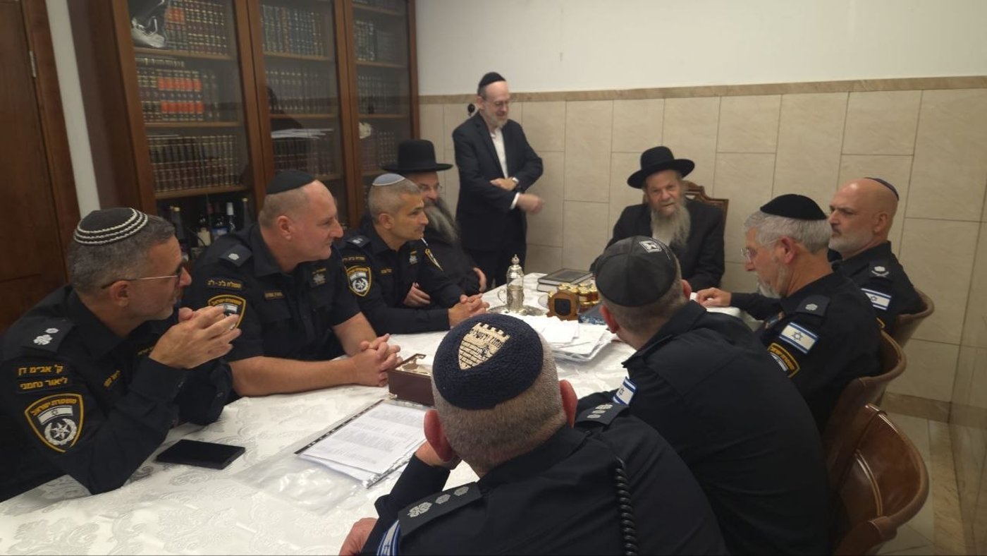 שריפה בירושלים: דירת היועץ החרדי נפגעה | 'זיידל'ע' עם כל הנייעס