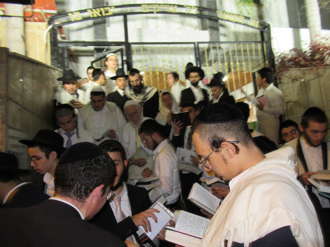 מוצאי יום הכיפורים בישיבת כסא רחמים | צילום: מושיק ובני כ.