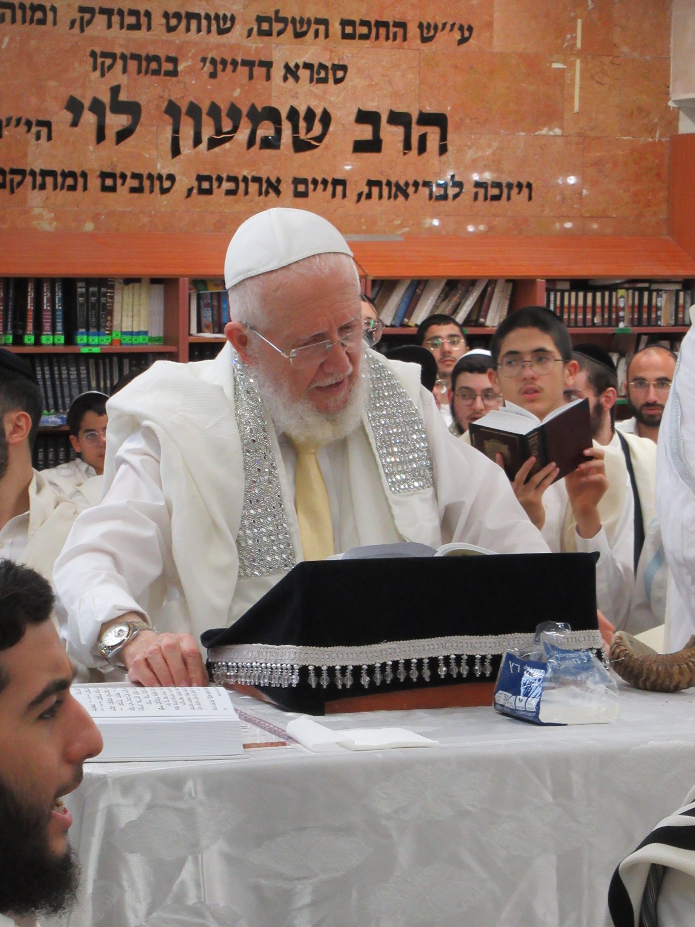 מוצאי יום הכיפורים בישיבת כסא רחמים | צילום: מושיק ובני כ.