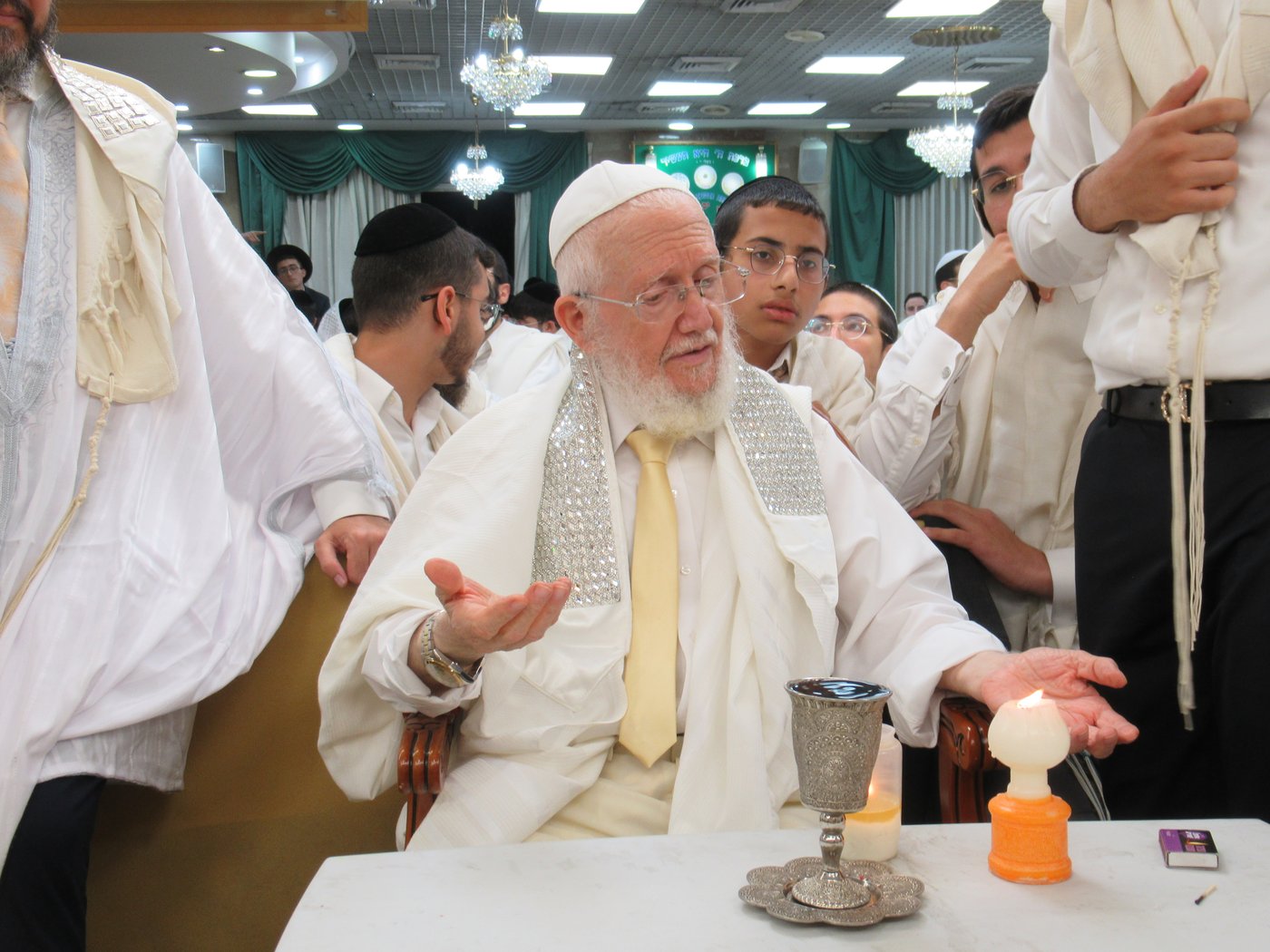 מוצאי יום הכיפורים בישיבת כסא רחמים | צילום: מושיק ובני כ.