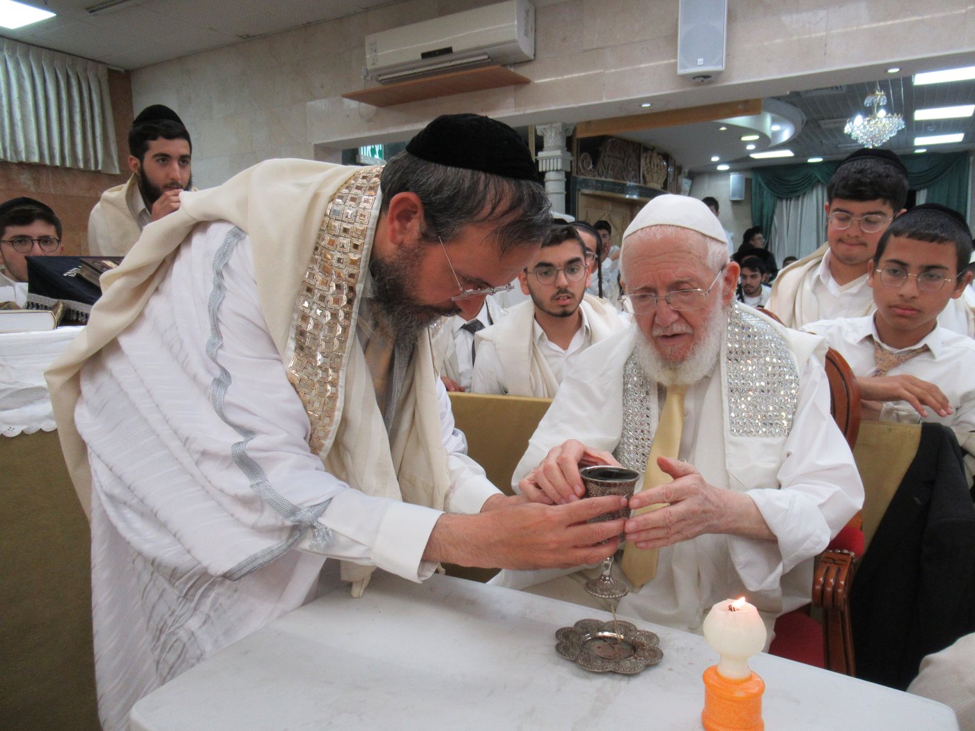 מוצאי יום הכיפורים בישיבת כסא רחמים | צילום: מושיק ובני כ.