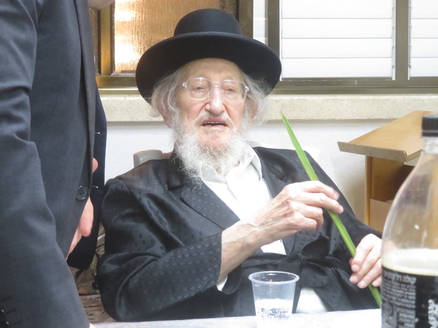 ערב סוכות במעונו של הגאון רבי אריה לוי שליט"א | צילום: באדיבות המצלם
