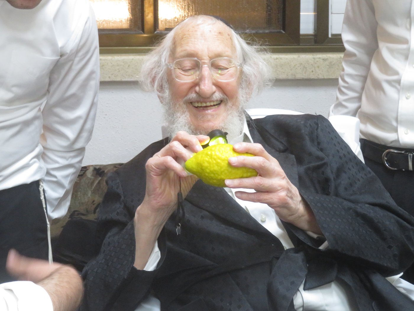 ערב סוכות במעונו של הגאון רבי אריה לוי שליט"א | צילום: באדיבות המצלם