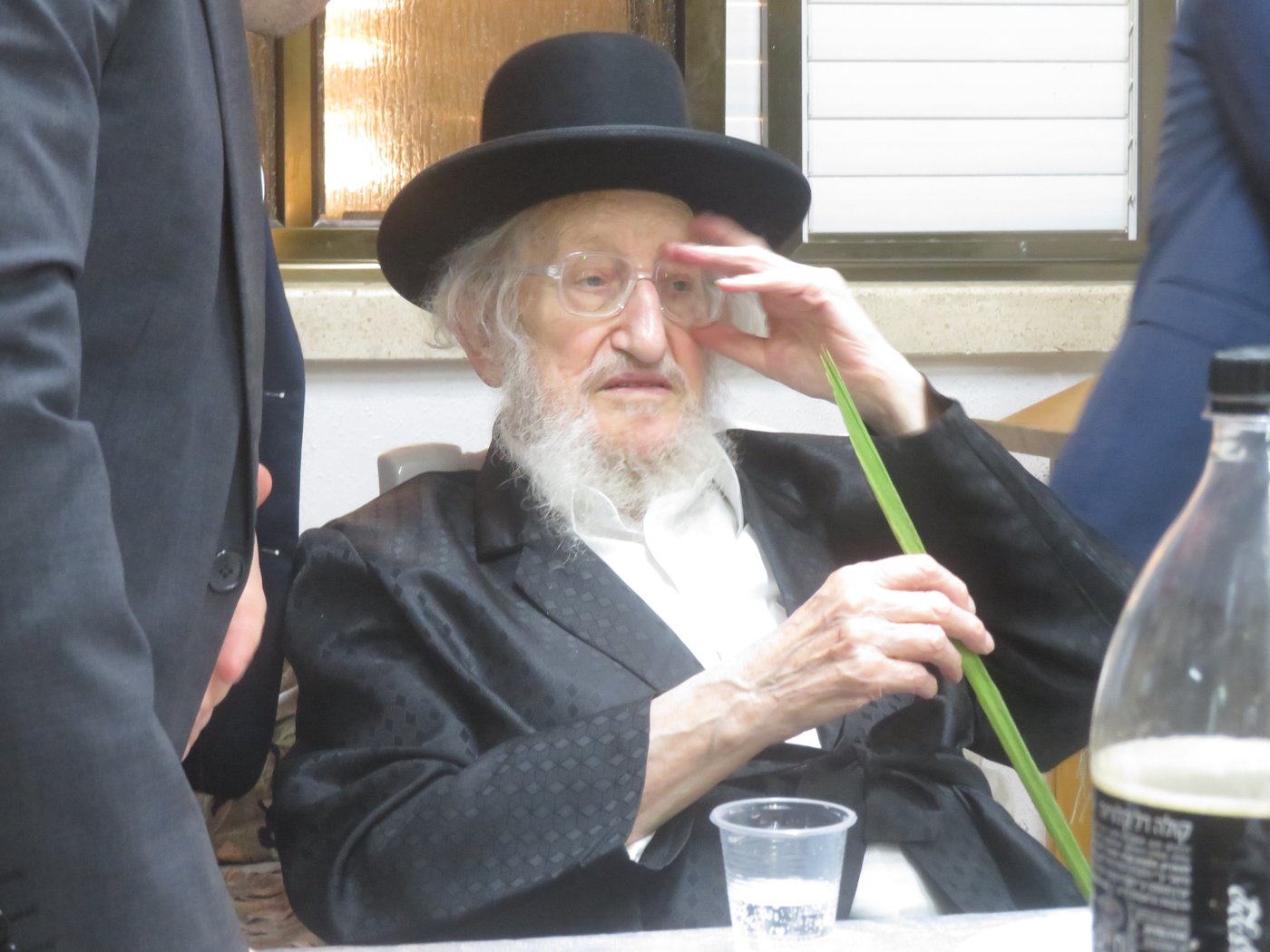ערב סוכות במעונו של הגאון רבי אריה לוי שליט"א | צילום: באדיבות המצלם