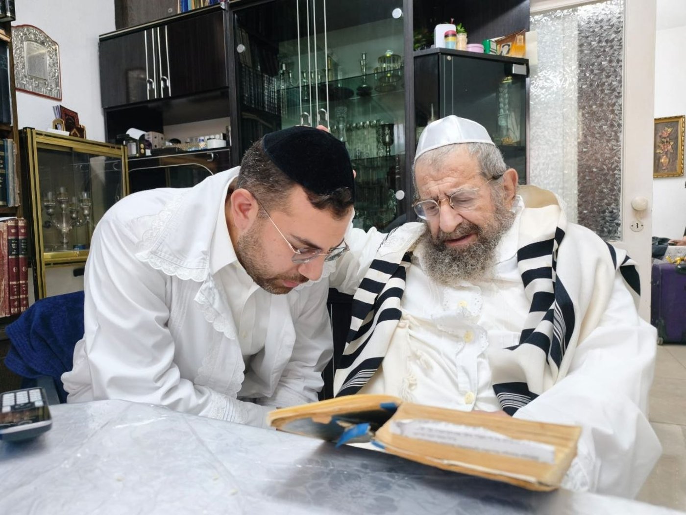שריפה בירושלים: דירת היועץ החרדי נפגעה | 'זיידל'ע' עם כל הנייעס