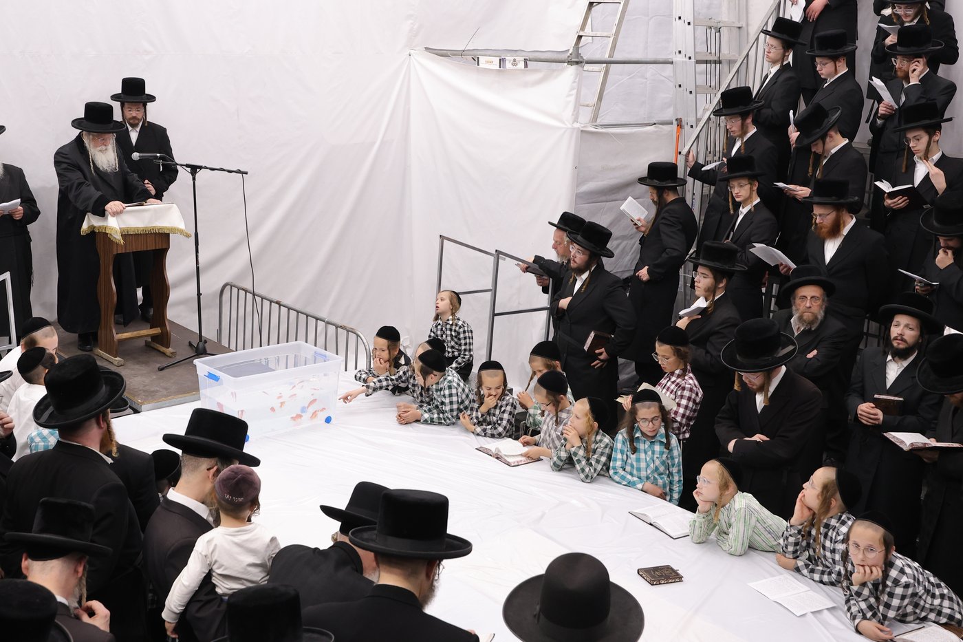 ערב ומוצאי יום הכיפורים בחצר נדבורנה ירושלים • צילום: שימי פ.