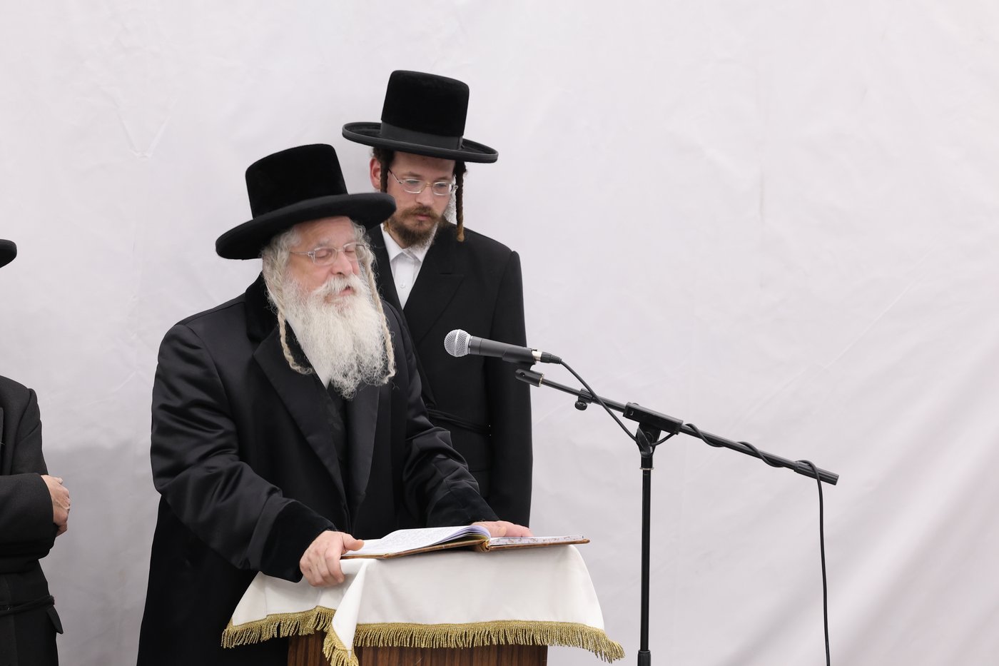 ערב ומוצאי יום הכיפורים בחצר נדבורנה ירושלים • צילום: שימי פ.