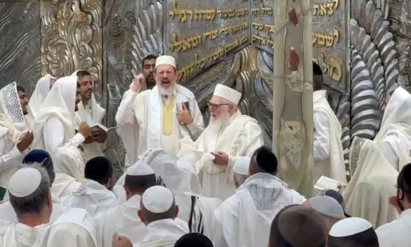יום הכיפורים אצל הגאון רבי חיים שמעון פינטו שליט"א