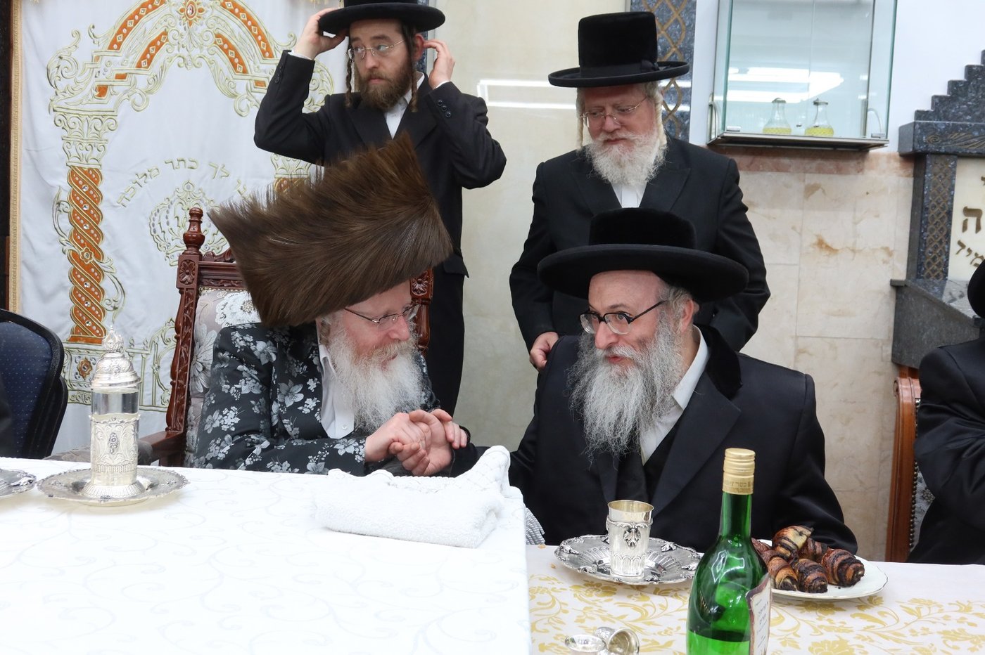 שמחת בר המצווה בטשארנאביל - קרעטשניף קריית גת | צילום: א. שטול, מהנעשה והנשמע